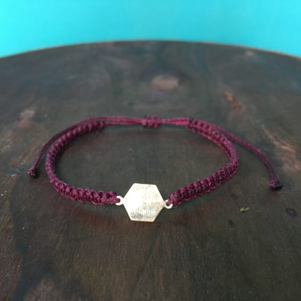 Makramee Armband, Hexagon vergoldet, Bandfarbe wählbar