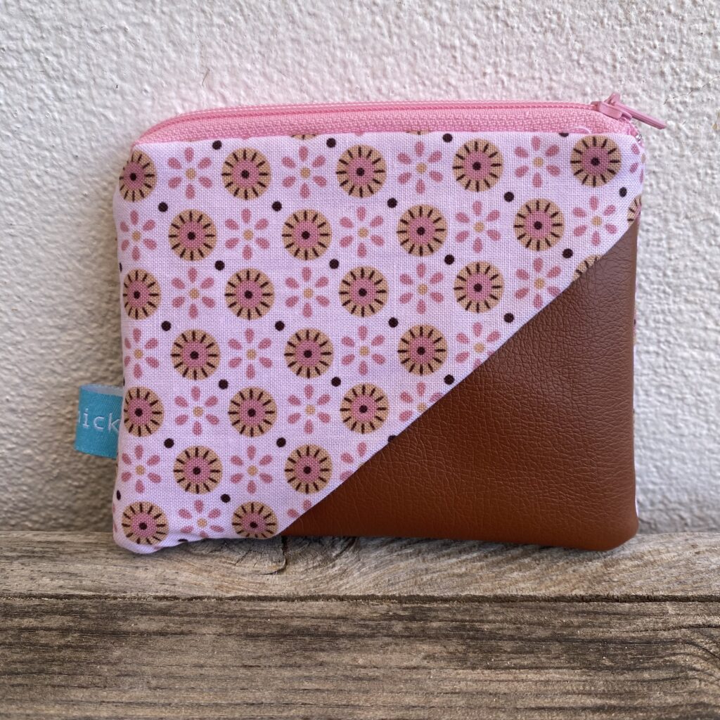 Patchwork Geldbeutel, Kunstleder Cognac braun mit rosa Blumen