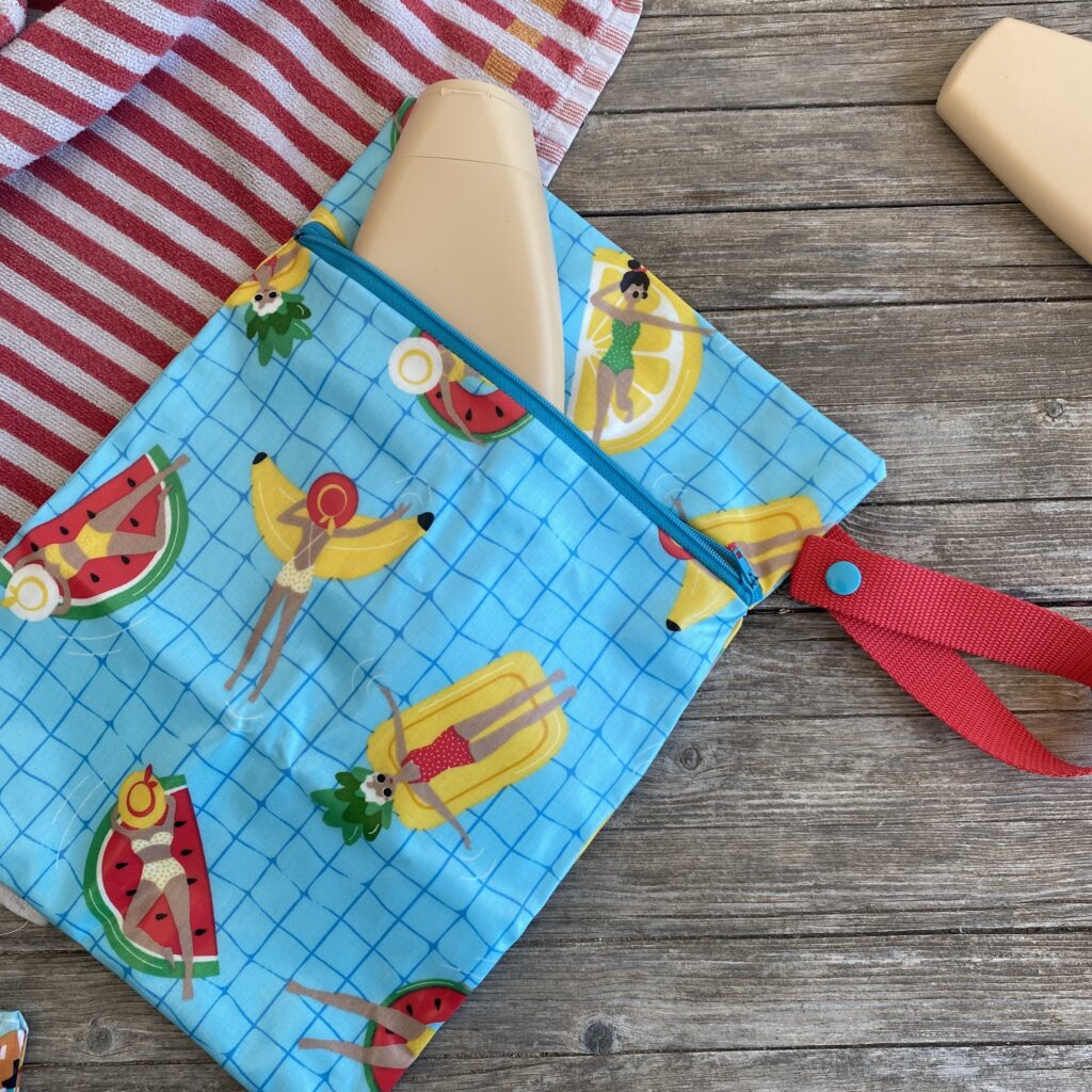 Wetbag/ Schwimmtasche für nasse Badesachen, tolles Geschenk für Schwimmerinnen mit Aufhängung