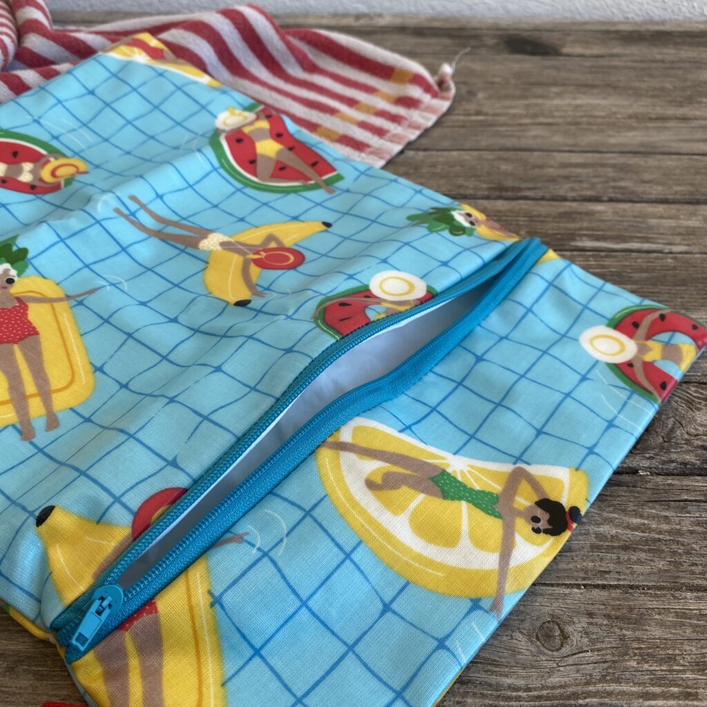 Wetbag/ Schwimmtasche für nasse Badesachen, tolles Geschenk für Schwimmerinnen mit Aufhängung