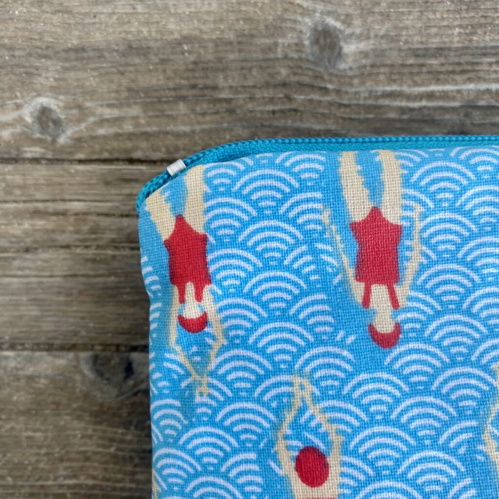 Wetbag, Schwimmtasche, Nasstasche für Strand oder Schwimmbad, Schwimmen, schwimmende Frauen, Schwimmerin, Detail Reissverschluss