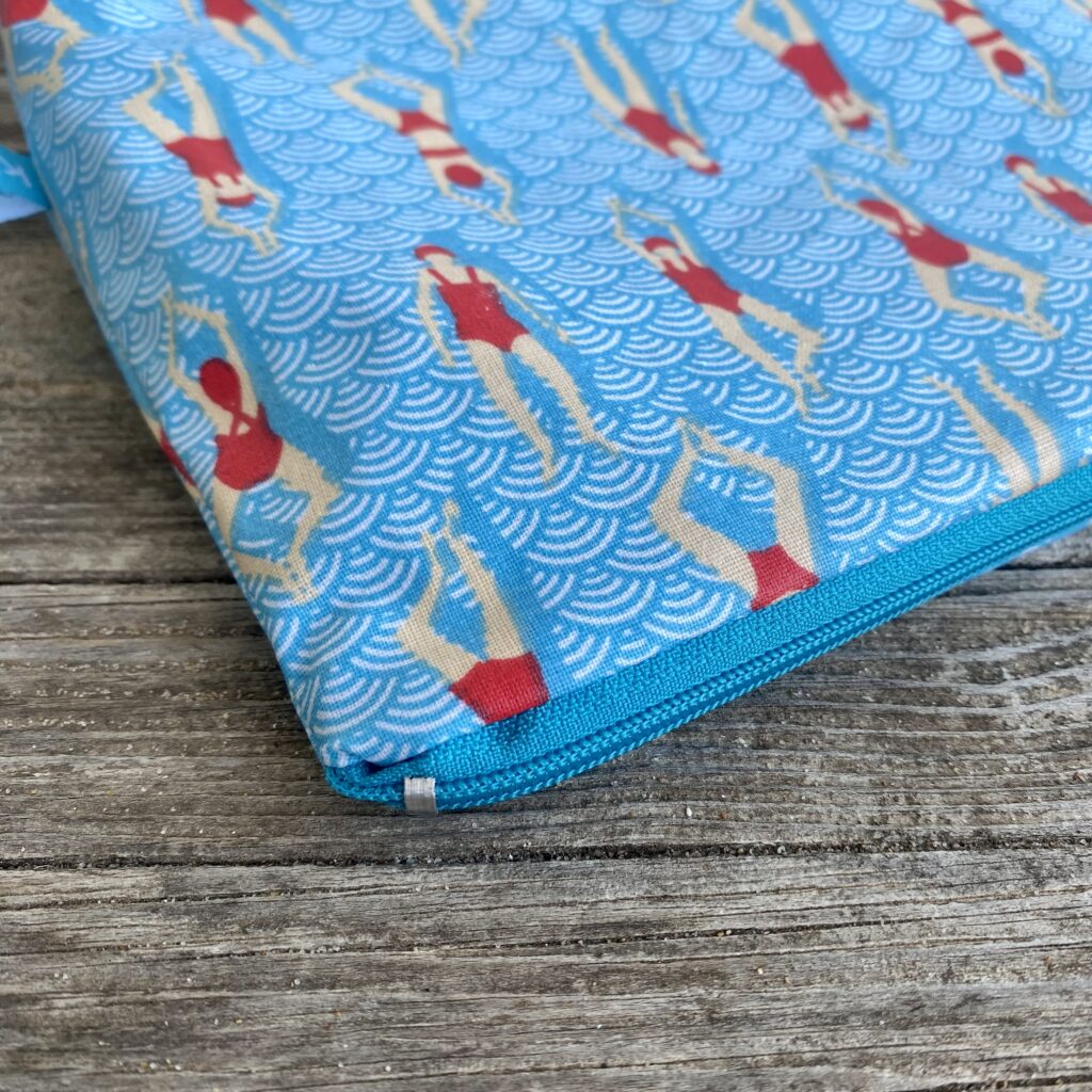 Wetbag, Schwimmtasche, Nasstasche für Strand oder Schwimmbad, Schwimmen, schwimmende Frauen, Schwimmerin,